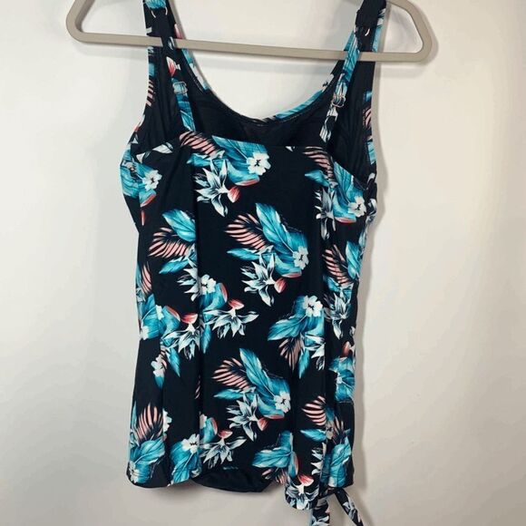 Shore Shapes One Piece Swim Suit Size 8 - Picture 6 of 7